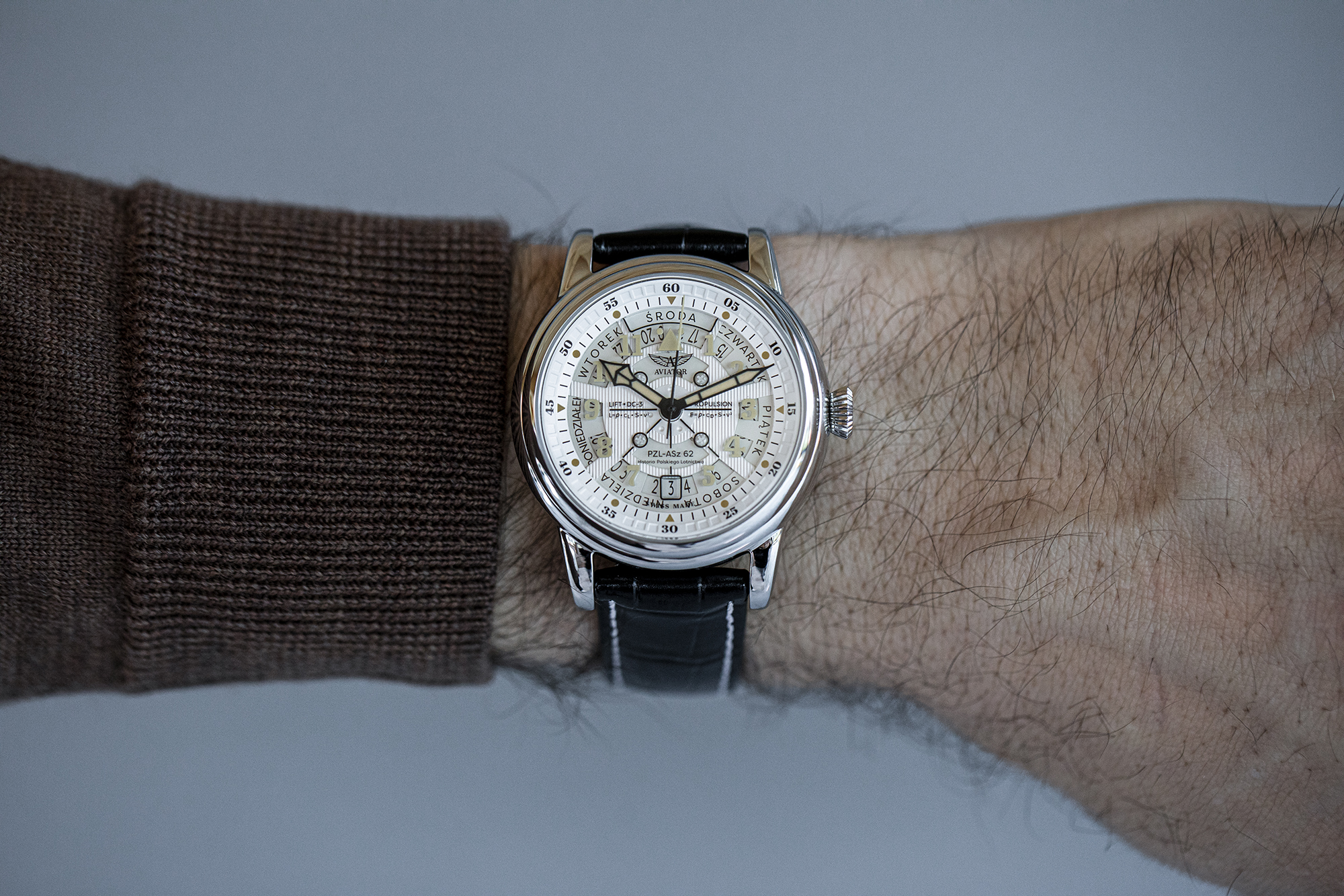 Aviator V33602934 PL Douglas Douglas Polish Edition Day-Date Meca 41 zegarek męski klasyczny szafirowe - miniatura 8