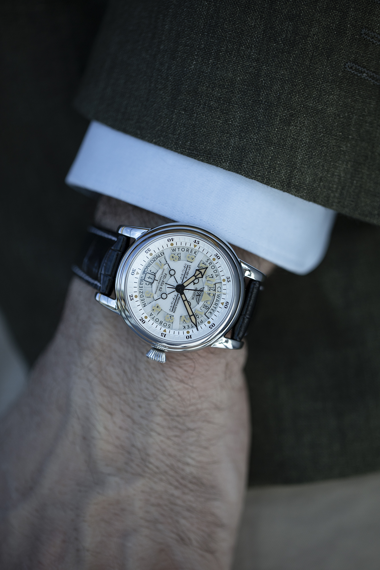 Aviator V33602934 PL Douglas Polish Edition Day-Date Meca 41 Douglas klasyczny zegarek srebrny - miniatura 9