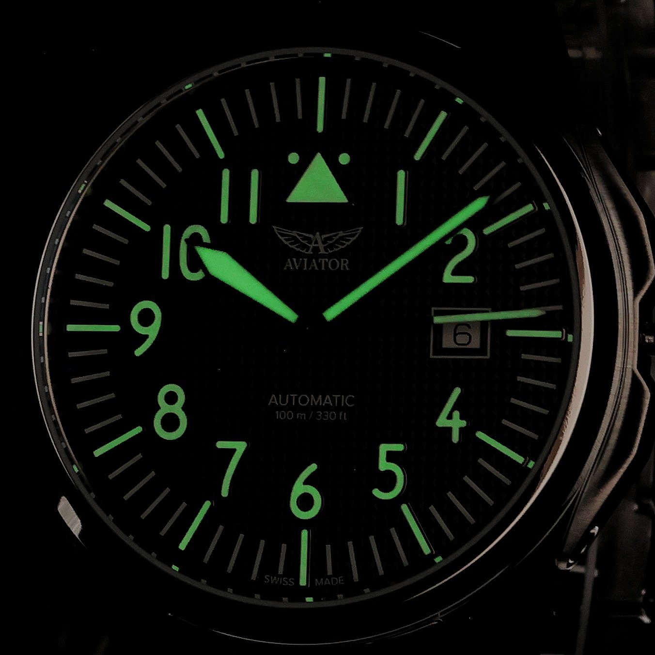 Aviator V33903335 zegarek srebrny klasyczny Airacobra bransoleta