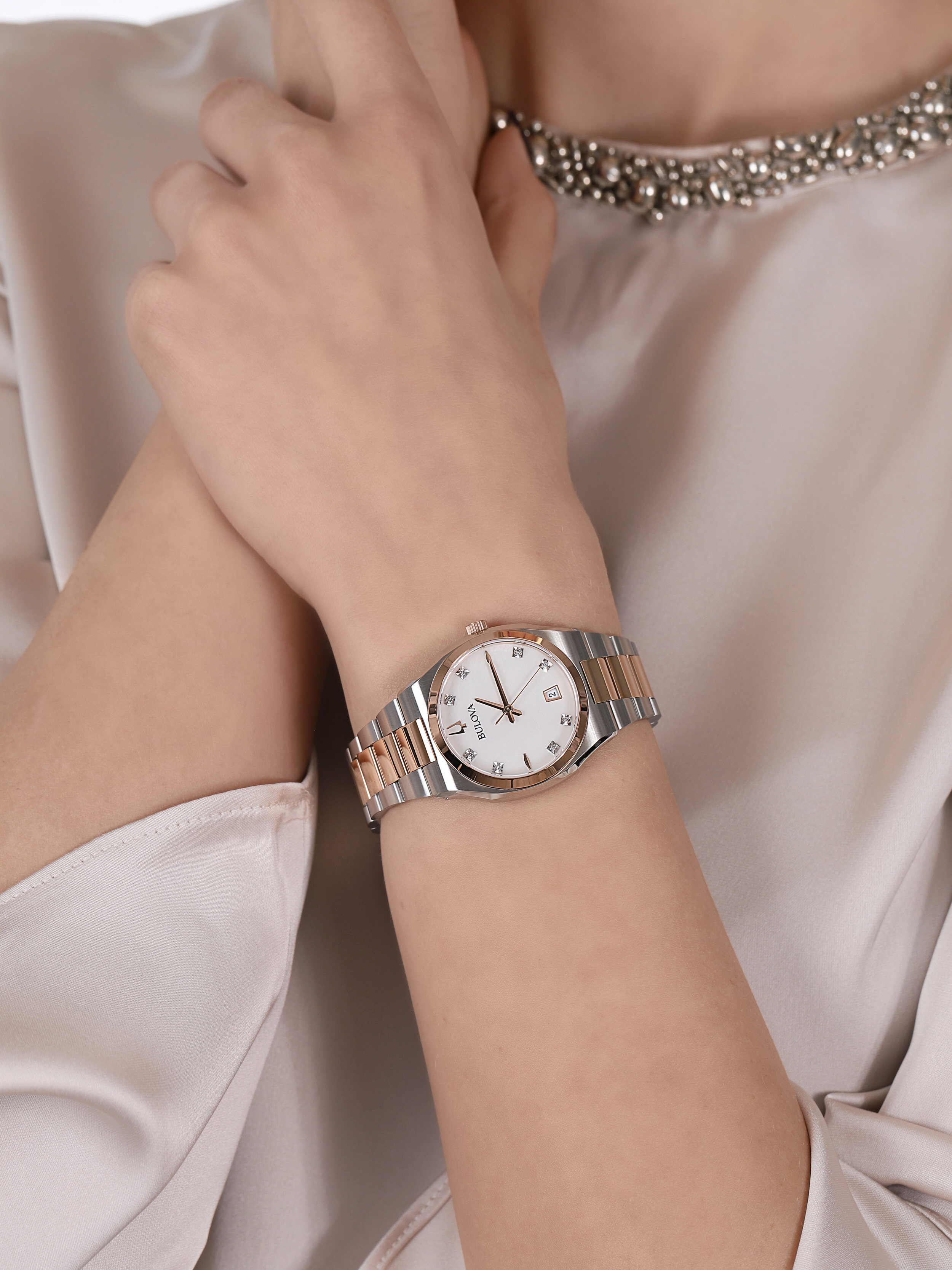  Bulova 98P199 - hover