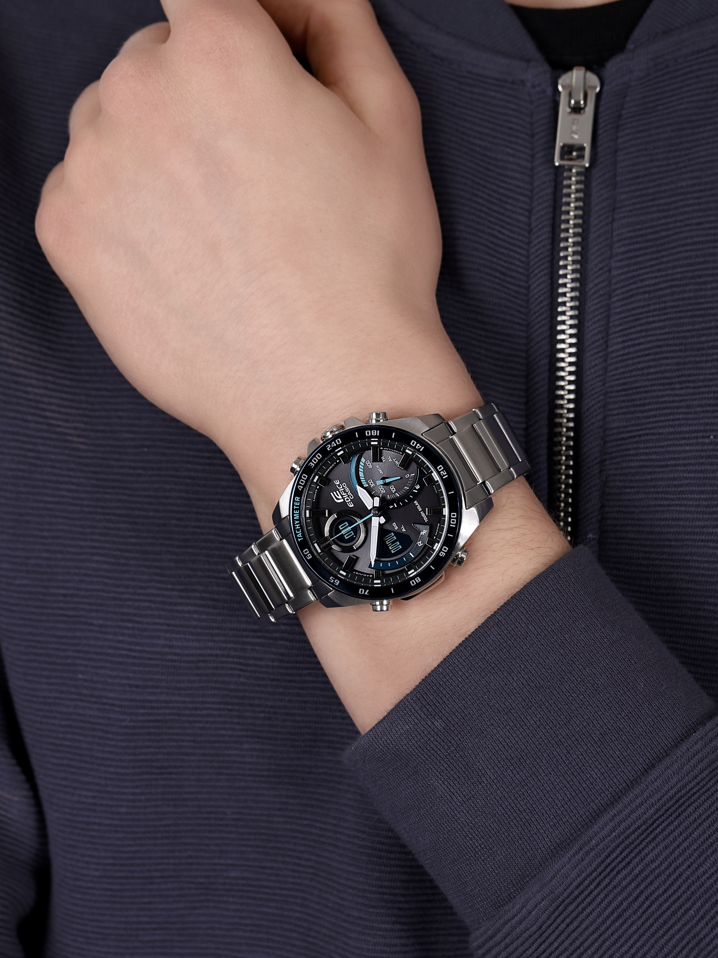  Casio EDIFICE ECB-900DB-1BER - hover
