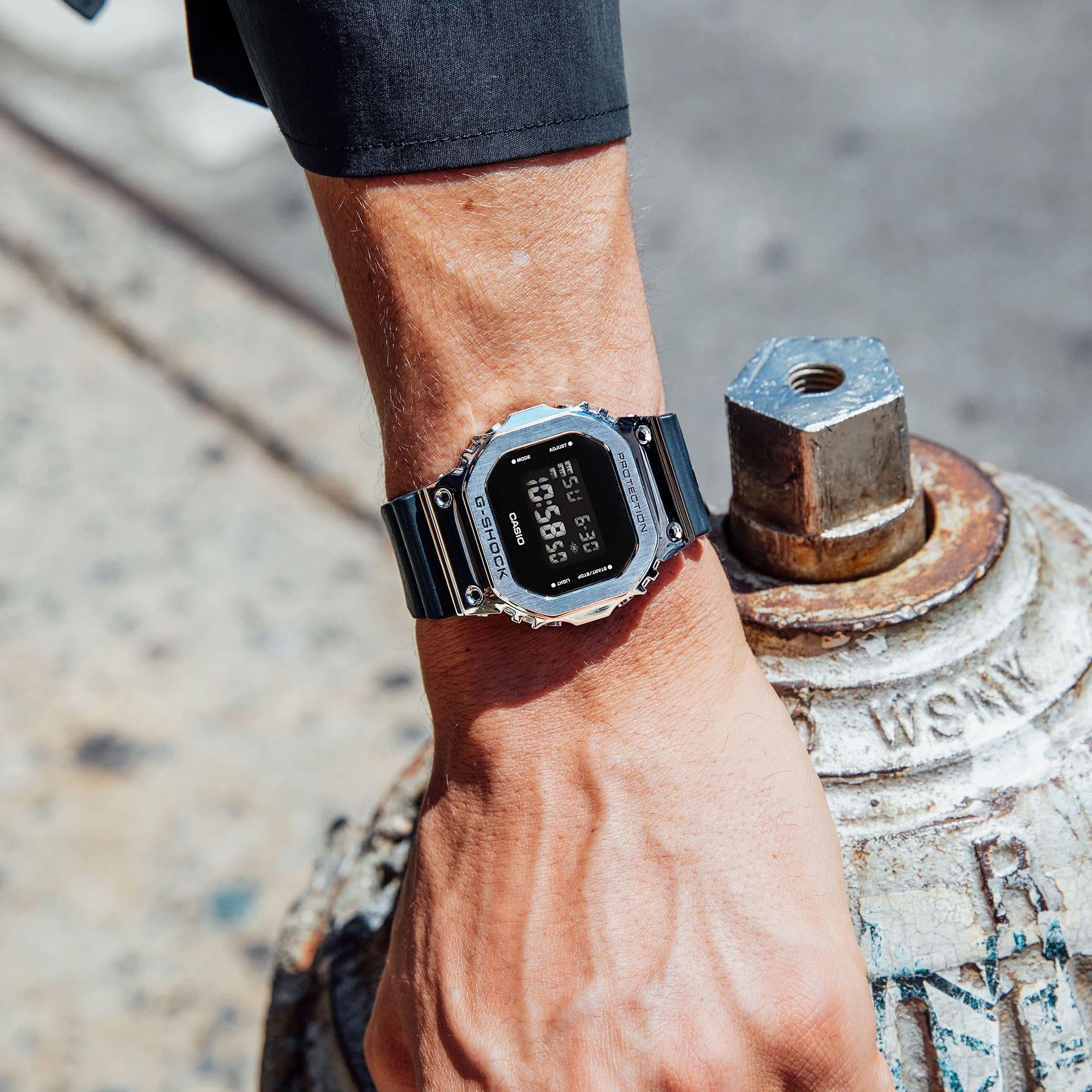 G-SHOCK GM-5600U-1ER G-SHOCK Original sportowy zegarek srebrny