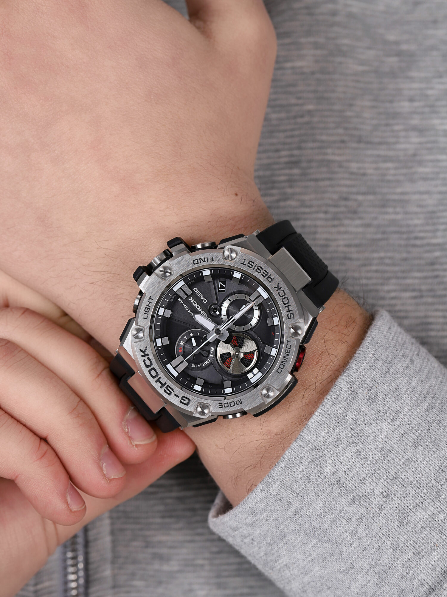 G-STEEL BLUETOOTH SYNC Casio G-SHOCK GST-B100-1AER - hover
