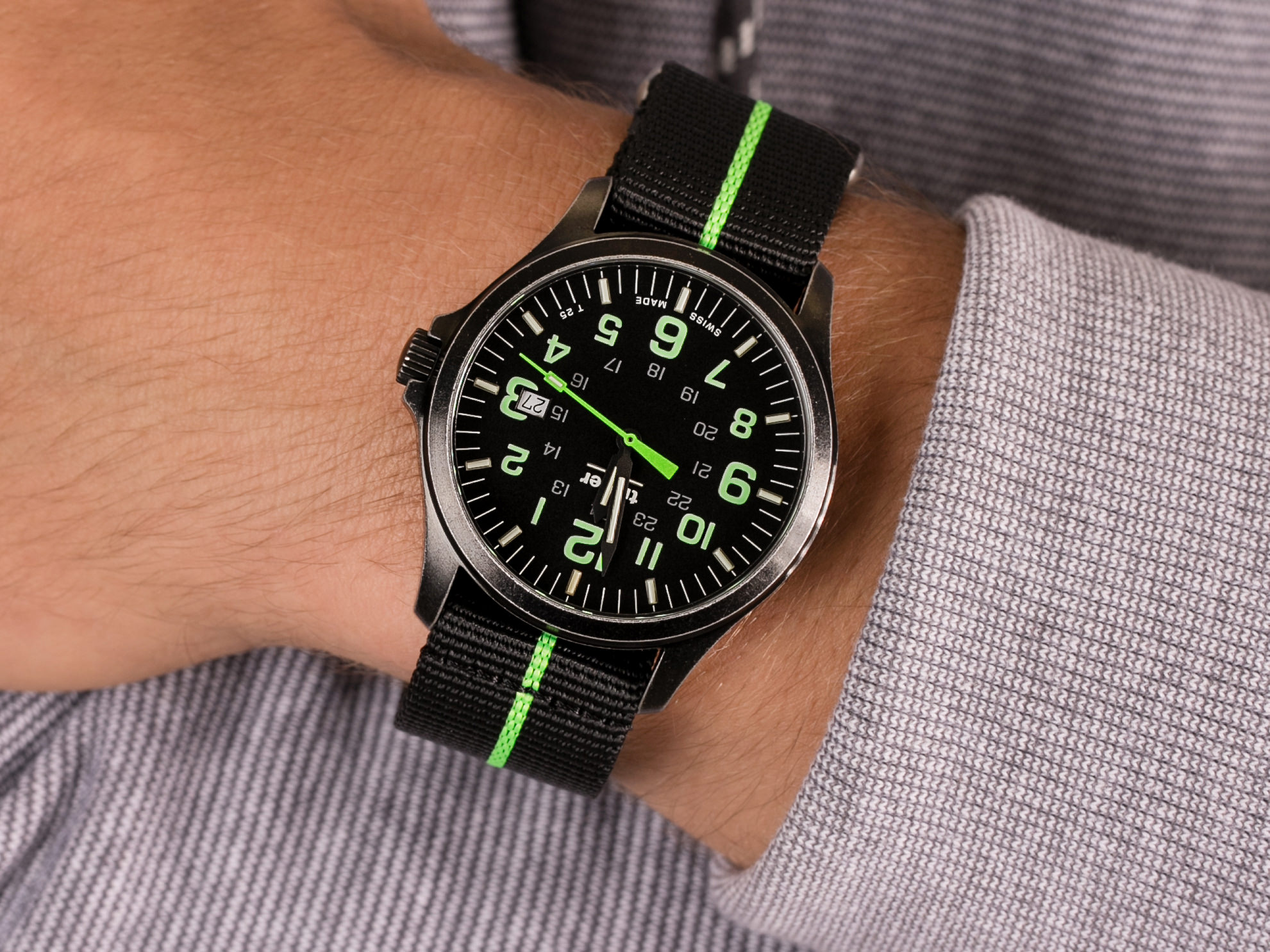 Traser TS-107426 P67 Officer Pro GunMetal Black/Lime zegarek klasyczny P67 Officer Pro - miniatura 2