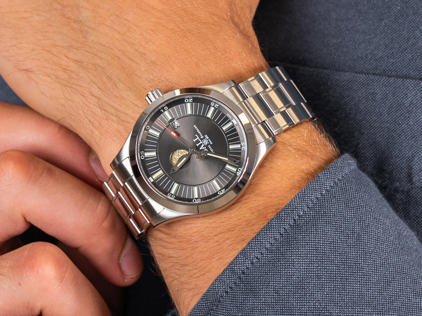 Ball NM2282C-SJ-GY Engineer II Moon Phase Automatic zegarek klasyczny Engineer II - miniatura 2