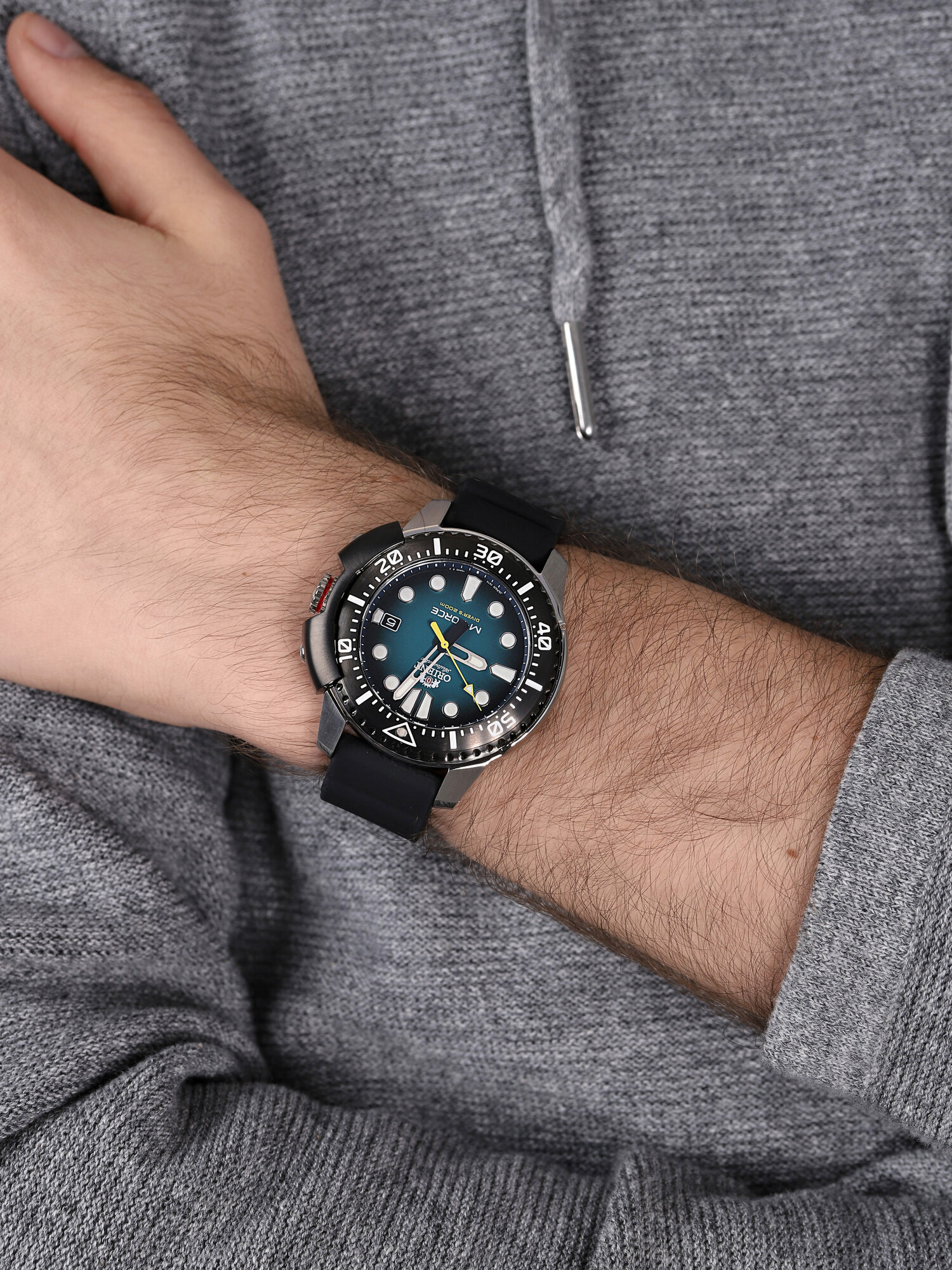 M-FORCE Orient RA-AC0L04L00B - hover