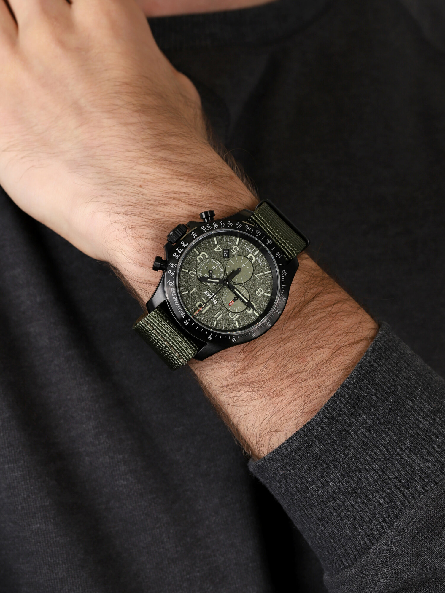 P67 Officer Pro Chronograph Green NATO Traser TS-109463 - hover