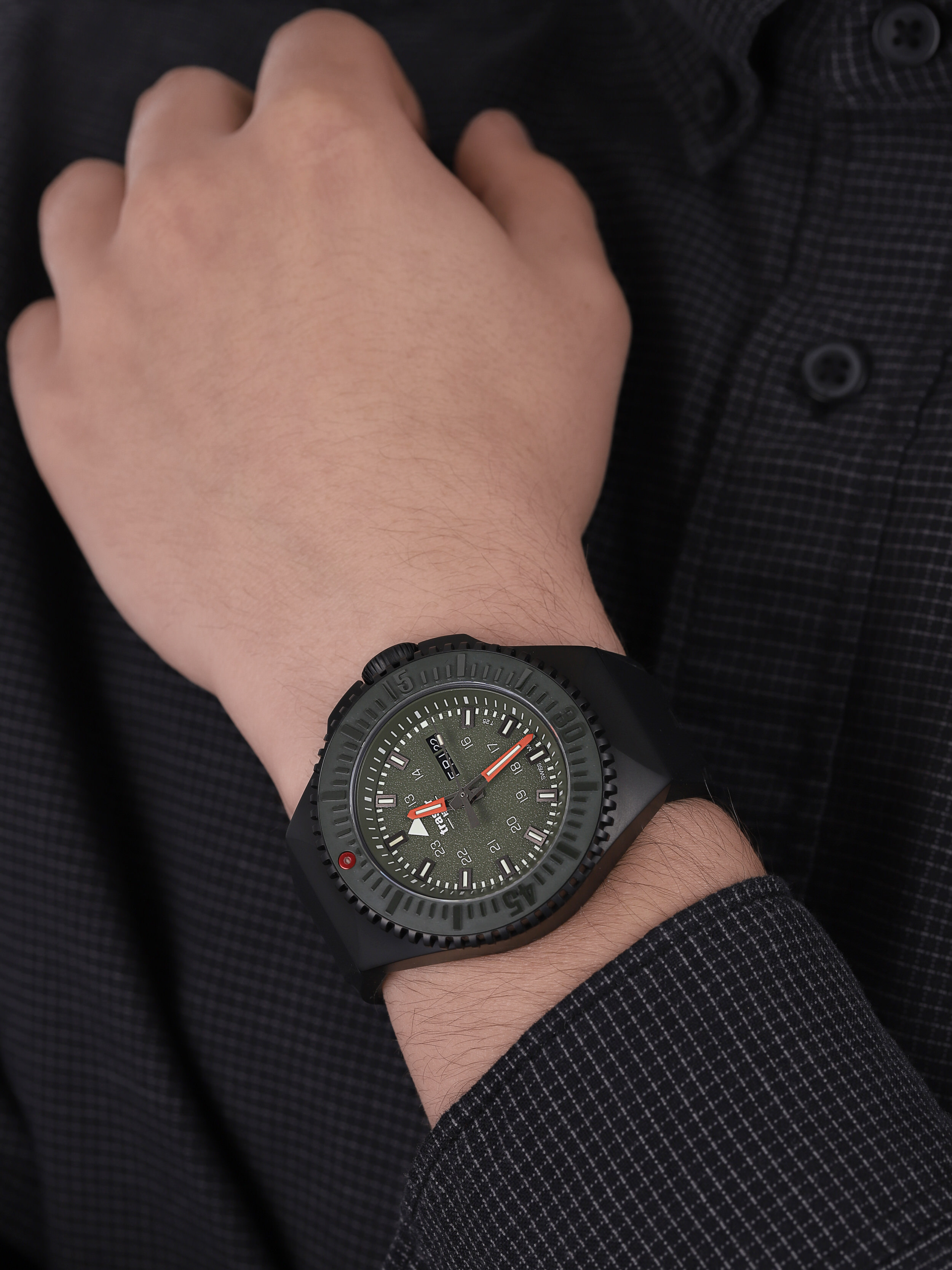 Traser TS-109859 zegarek SWISS MADE - szwajcarskie P69 Black Stealth - miniatura 2