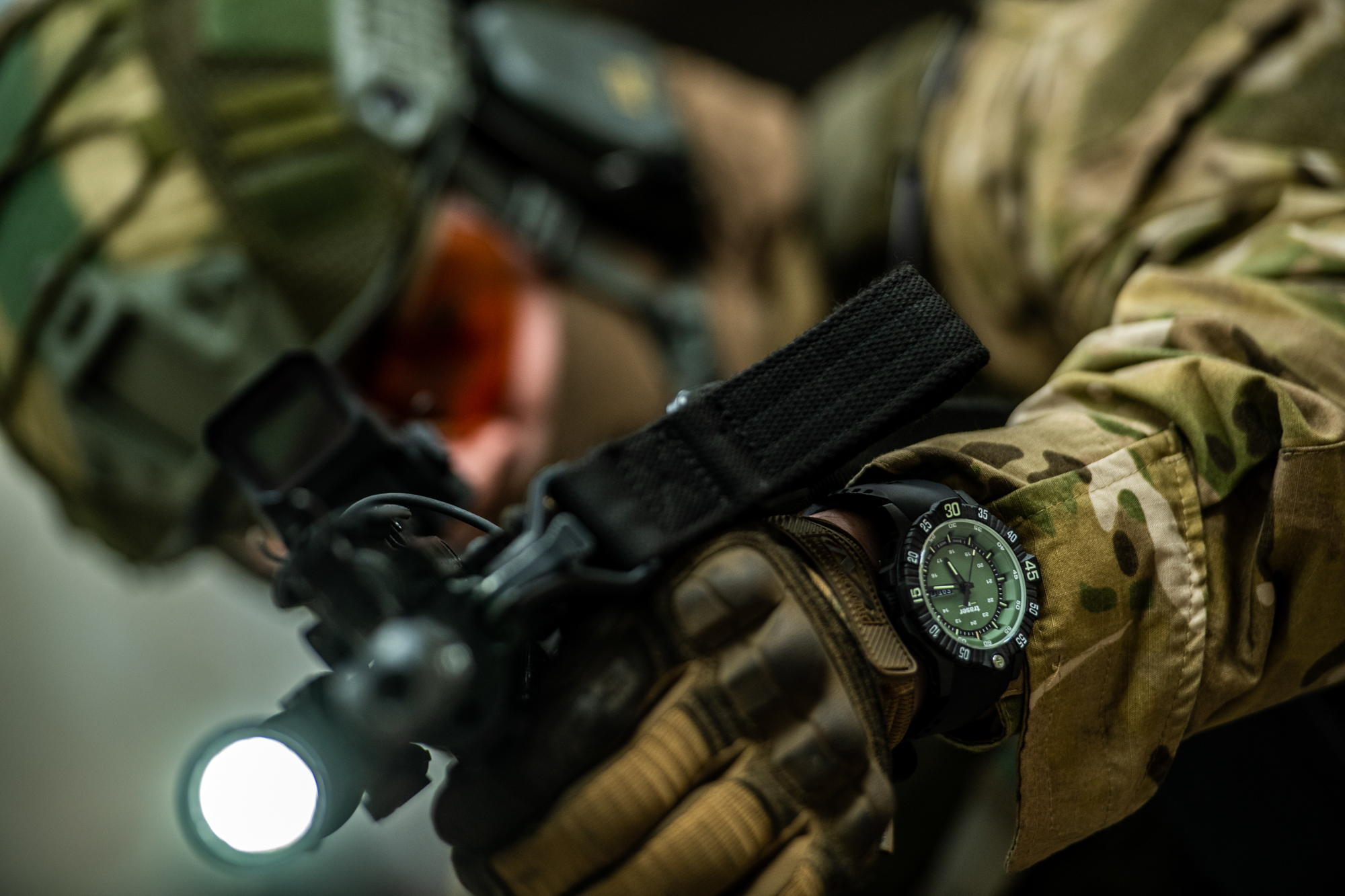 Traser TS-110727 P99 Q Tactical P99 Q Tactical Green Rubber Strap pasek - miniatura 16
