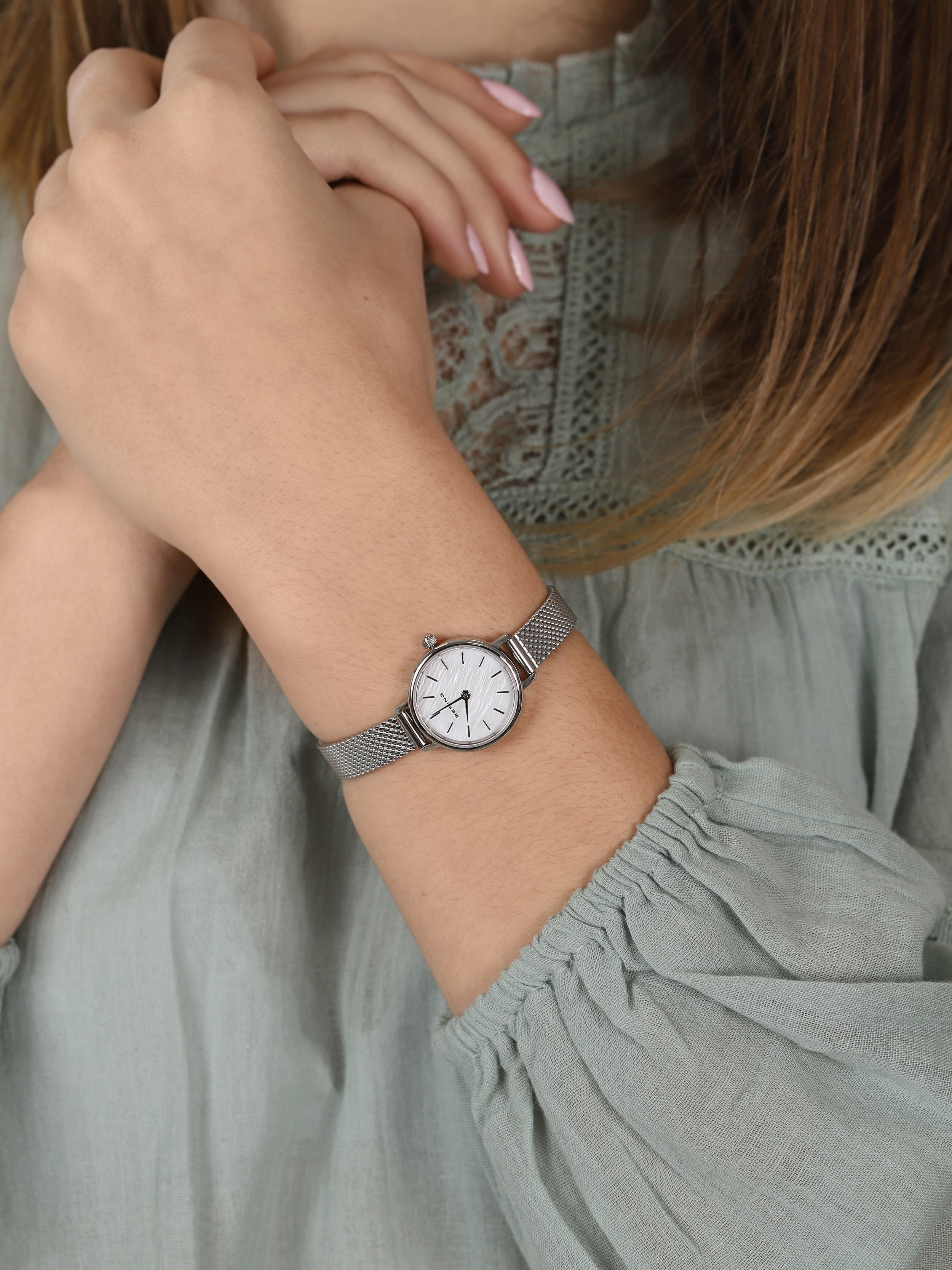  Bering 11022-004 - hover