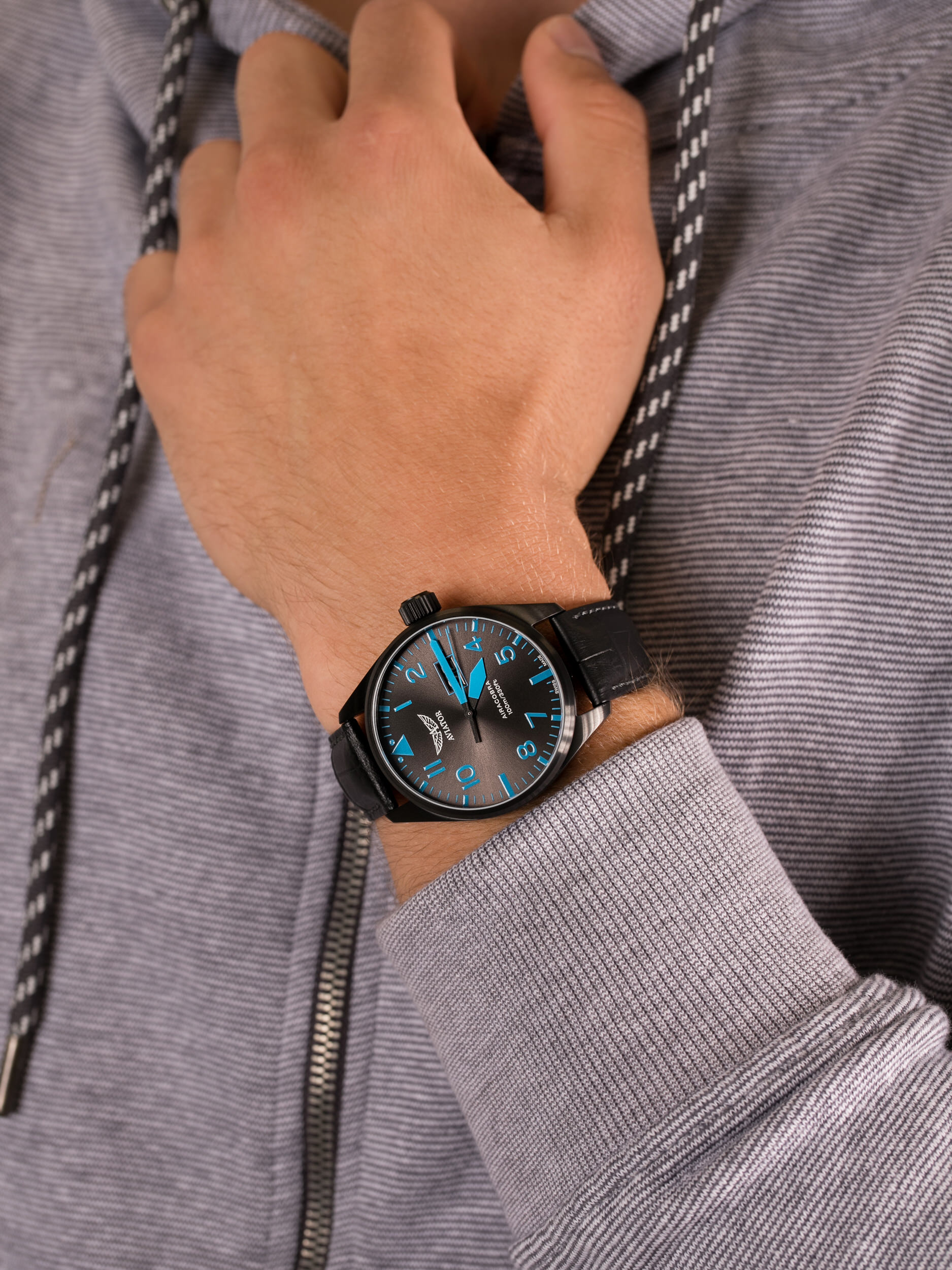 AIRACOBRA P42 BIG DATE Quartz Aviator V.1.22.5.188.4 - hover