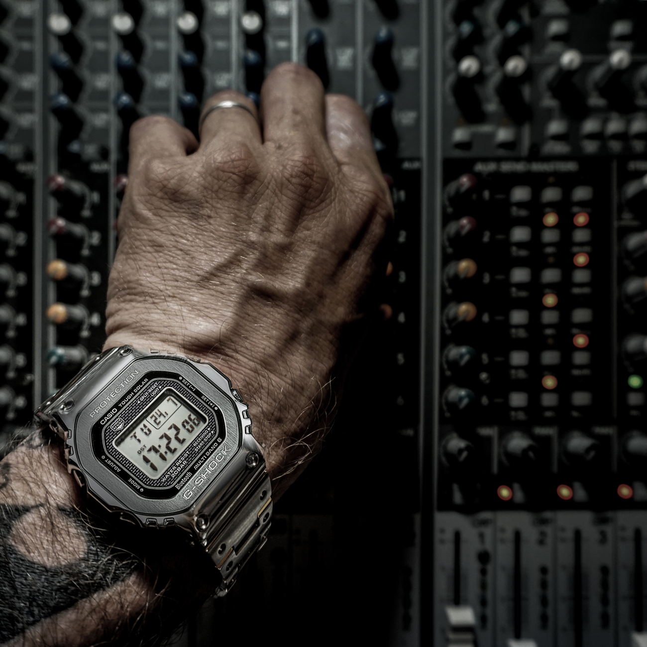 zegarek G-Shock GMW-B5000D-1ER FULL METAL CASE LIMITED G-SHOCK Specials mineralne - miniatura 9