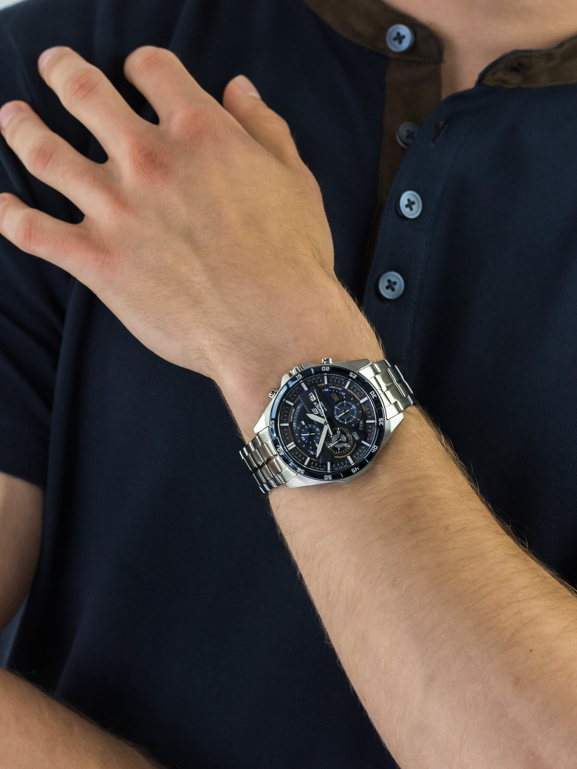  Casio EDIFICE EFR-556DB-2AVUEF - hover