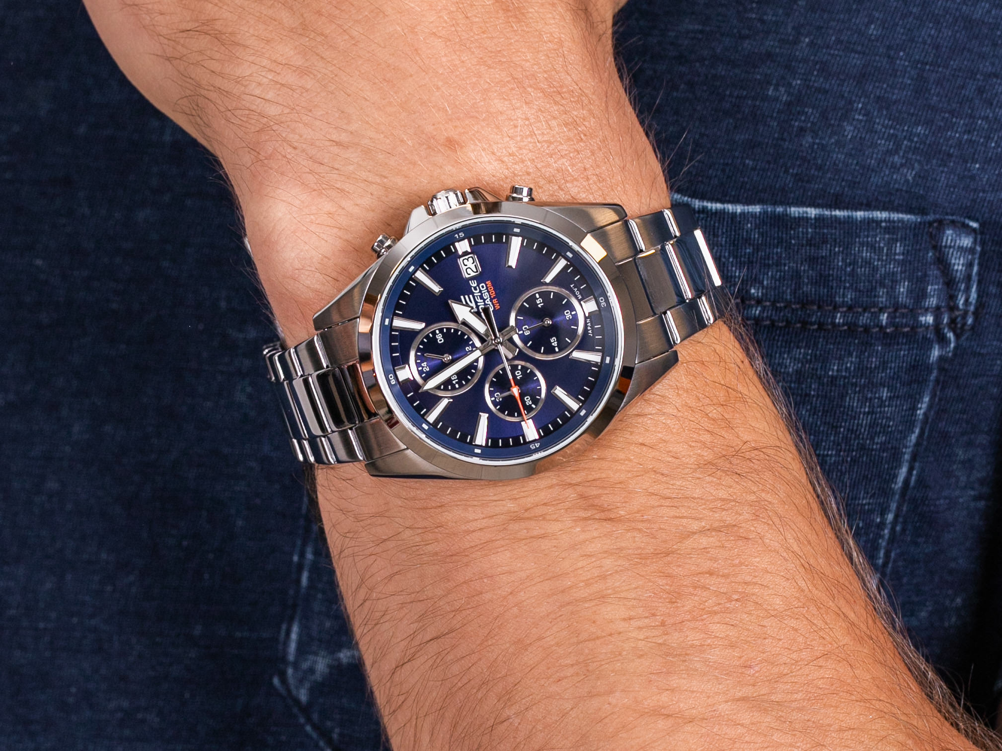 Edifice EFV-560D-2AVUEF SIMPLE SPORTY CHRONOGRAPH zegarek sportowy EDIFICE Momentum - miniatura 2