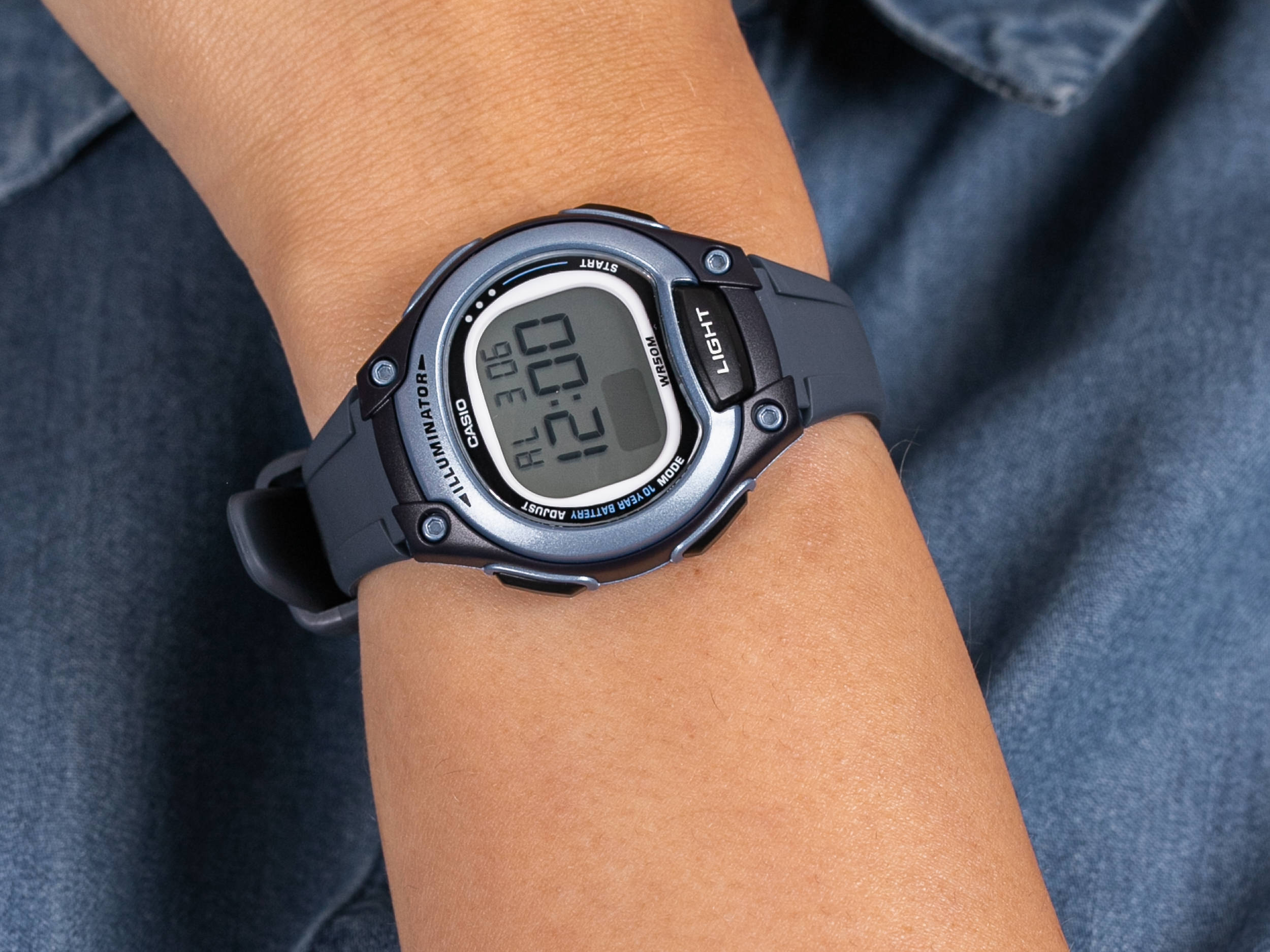 Casio LW-203-2AVEF zegarek sportowy Sportowe - miniatura 2