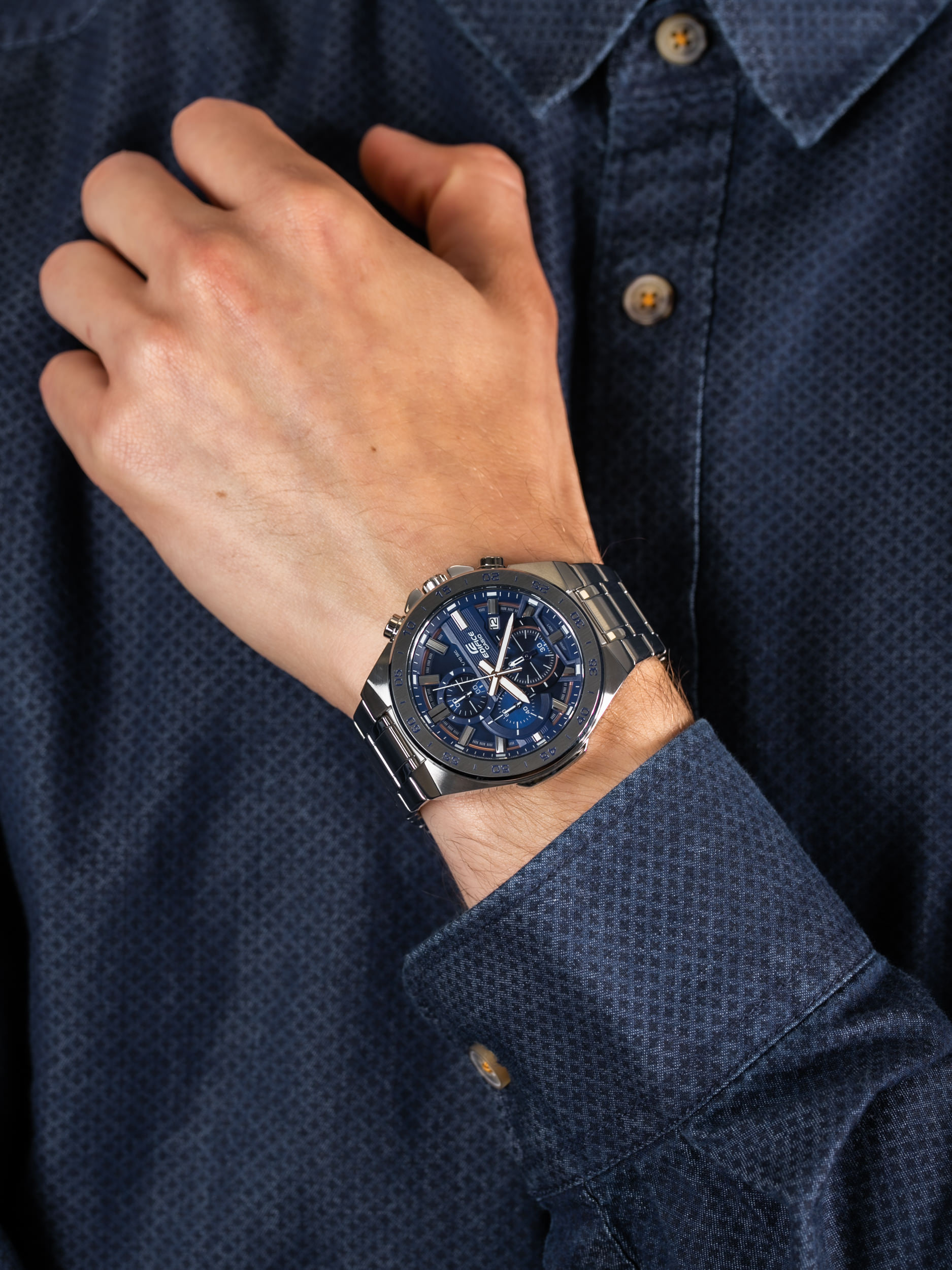  Casio EDIFICE EFR-564D-2AVUEF - hover